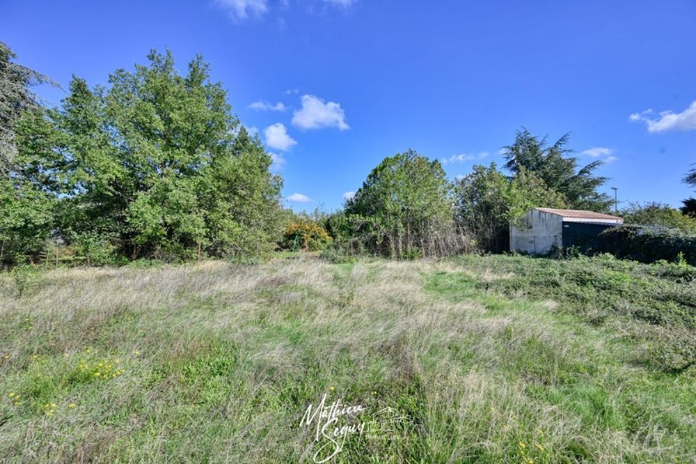 Vente Terrain Un joli terrain recherche ses futurs propriétaires pour implanter un nouveau projet de vie! Pollionnay