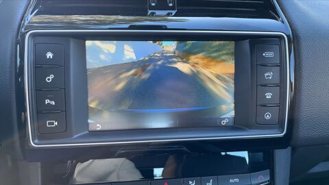 F-PACE 2.0 D 180 AWD BVA8 Portfolio - 5 places Automatique 2017 occasion 13001 Marseille