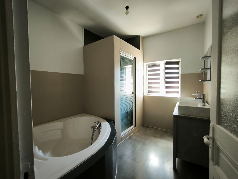 Maison de village 130m² et 62m² de potentiel -3 chambres-Bureau-caves