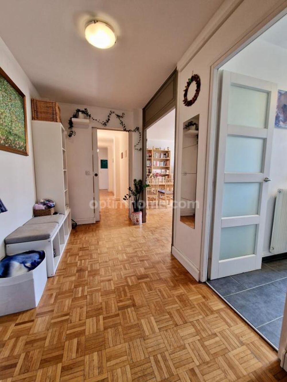 QUATRE PIÈCES LUMINEUX AVEC BALCON  TROIS CHAMBRES  PROCHE RER ET COMMERCES