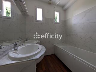  Maison à vendre 10 pièces 237 m²