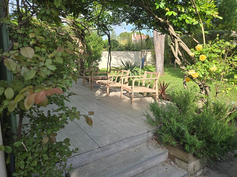 Villa La Calmette 6 pièce(s) 113.7 m2 sur 765 m2