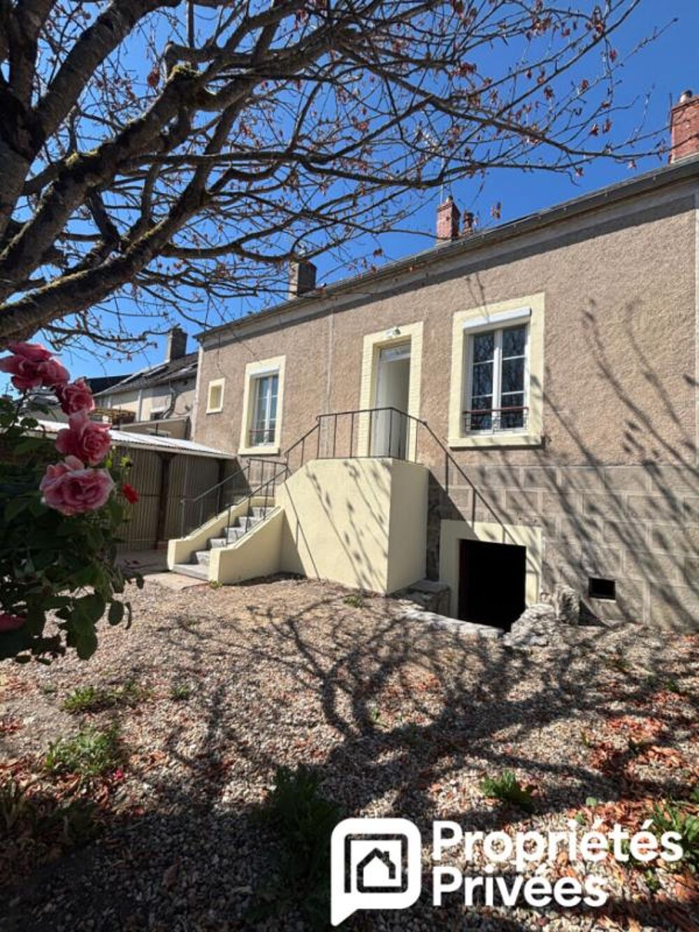 Maison 4 chambres de 123.5 M2 , MEHUN SUR YEVRE