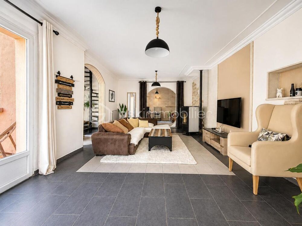 Propriété de caractère aux portes de Rambouillet, de 11 pièces, 3 256 m² de terrain, entièrement clos et sans vis-à-vis au calme