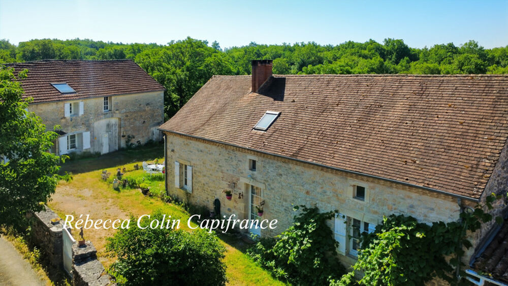 Charmant ensemble immobilier en pierre. Calme absolu en Périgord Noir