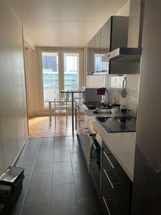  Appartement à louer 3 pièces 74 m²