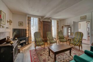  Propriété/château à vendre 8 pièces 244 m²