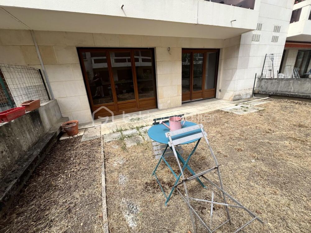 Appartement de type T3 en centre-ville rénové récemment avec terrasse et cave
