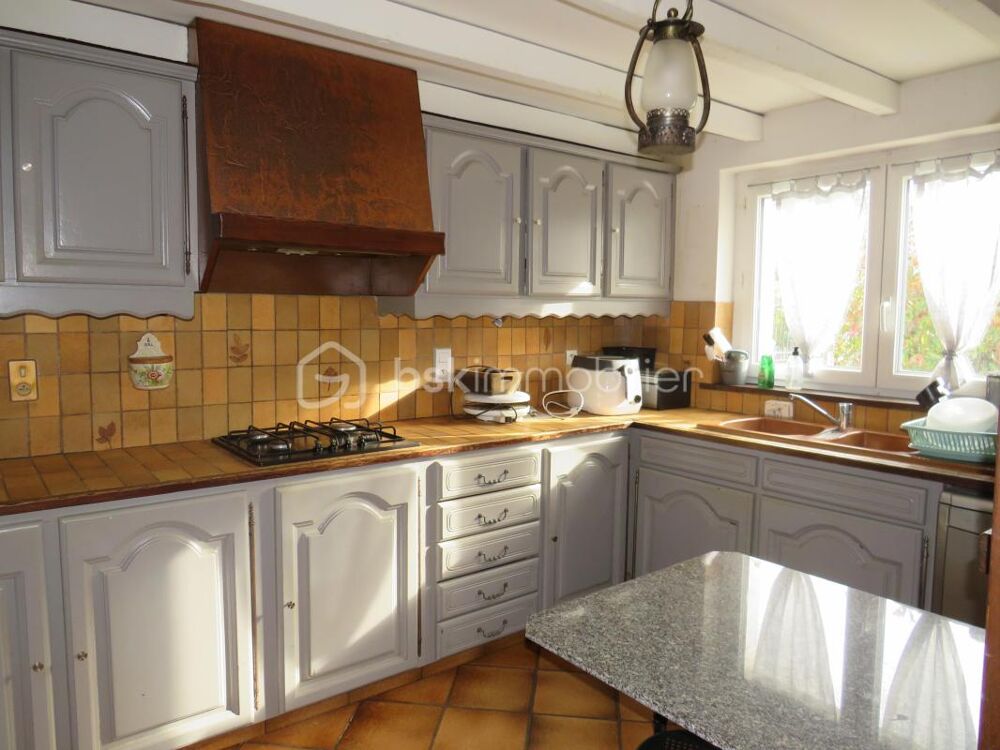 Vente Maison Jolie Maison 7 pièces de 157 m² sur grand terrain Hagetmau