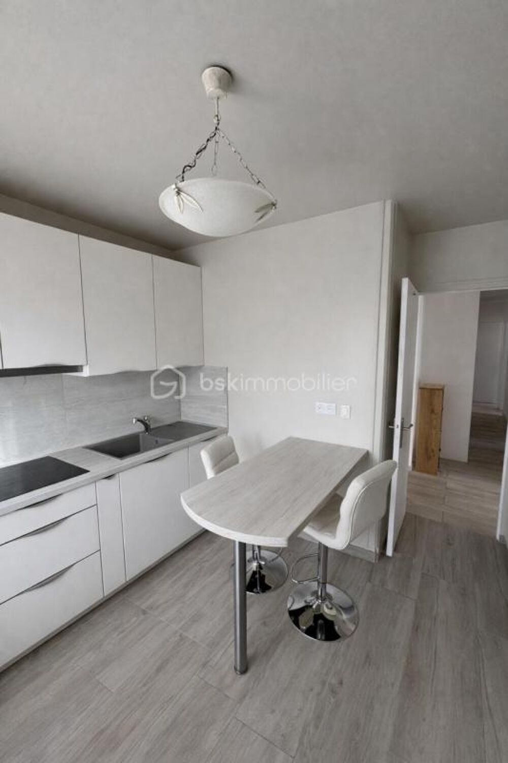 Pavillon 4 chambres avec sous-sol total et grenier aménageable  Fresneaux-Montchevreuil