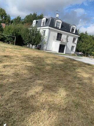  Appartement à louer 5 pièces 109 m²