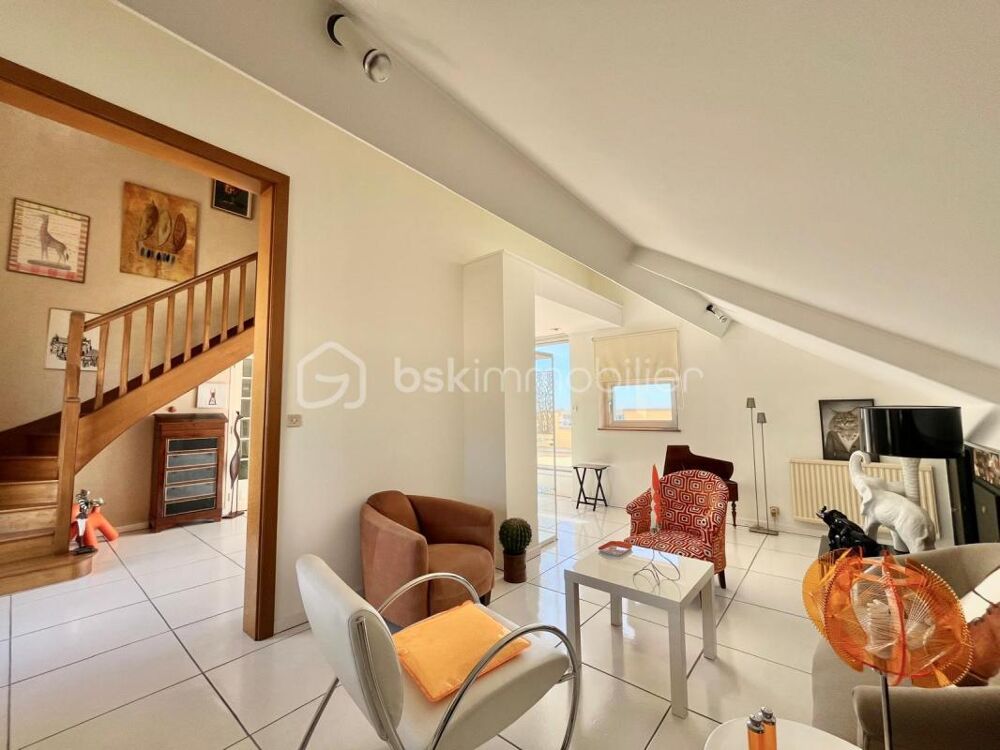 DIJON Montchapet : Dernier étage/terrasse appartement duplex 64m² - 1 chambre avec piscine et garage