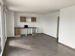  Appartement à louer 3 pièces 65 m²