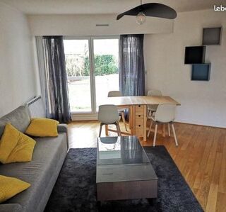  Appartement à louer 2 pièces 55 m²