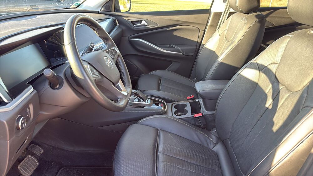 Grandland 1.6 Hybrid 300 AWD EAT8 Ultimate - Premi&egrave;re main Entretien c 2023 occasion 21000 Dijon