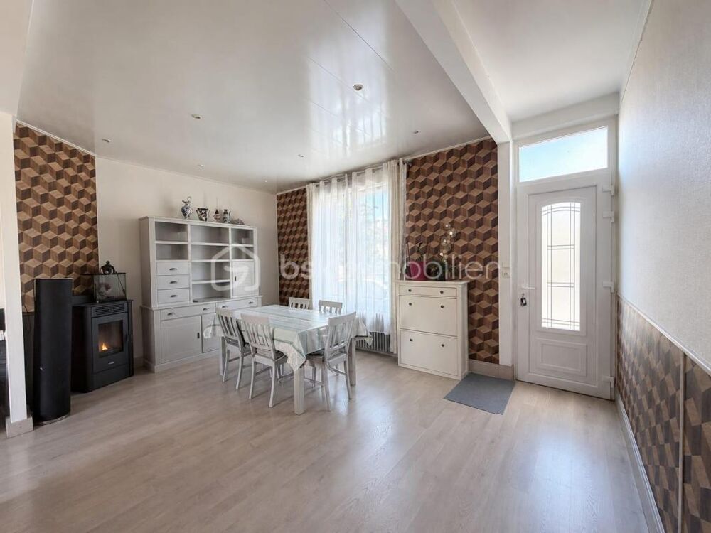 Maison familiale de 107 m² avec garage, jardin et dépendances à Saint-Quentin