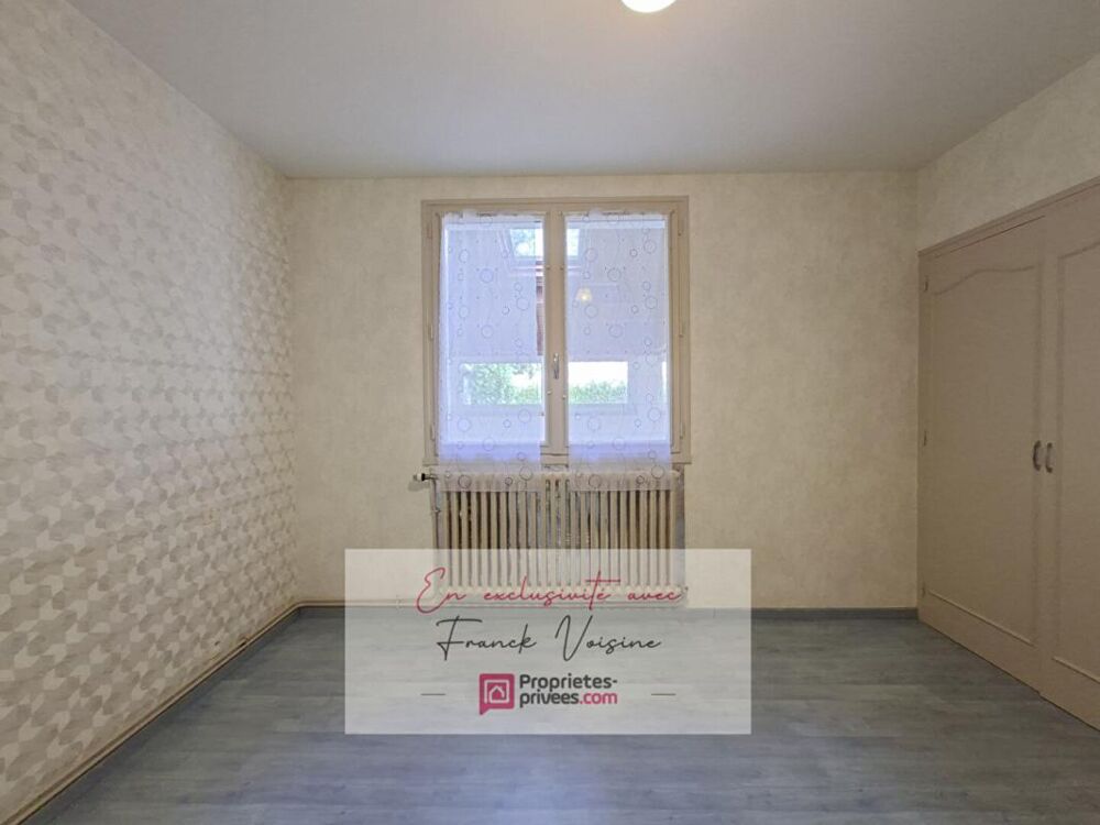 Vente Maison A VENDRE en Exclusivité aux Herbiers, maison plain-pied de 106 m2 avec 3 chambres et 1 dépendance sur une parcelle de 2200 m2 en Les herbiers