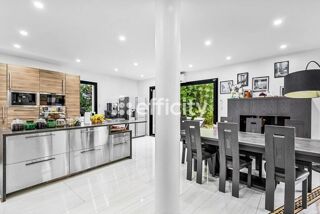  Maison � vendre 5 pi�ces 300 m�