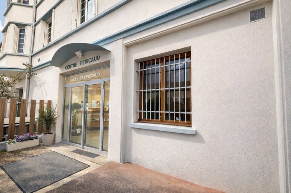   Maison médicale – ERP médical classe 5 – 551 m² – Lyon 8e – cabinets avec point d'eau – Prêt à exploiter 