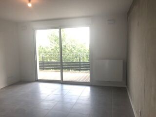  Appartement à louer 3 pièces 68 m²