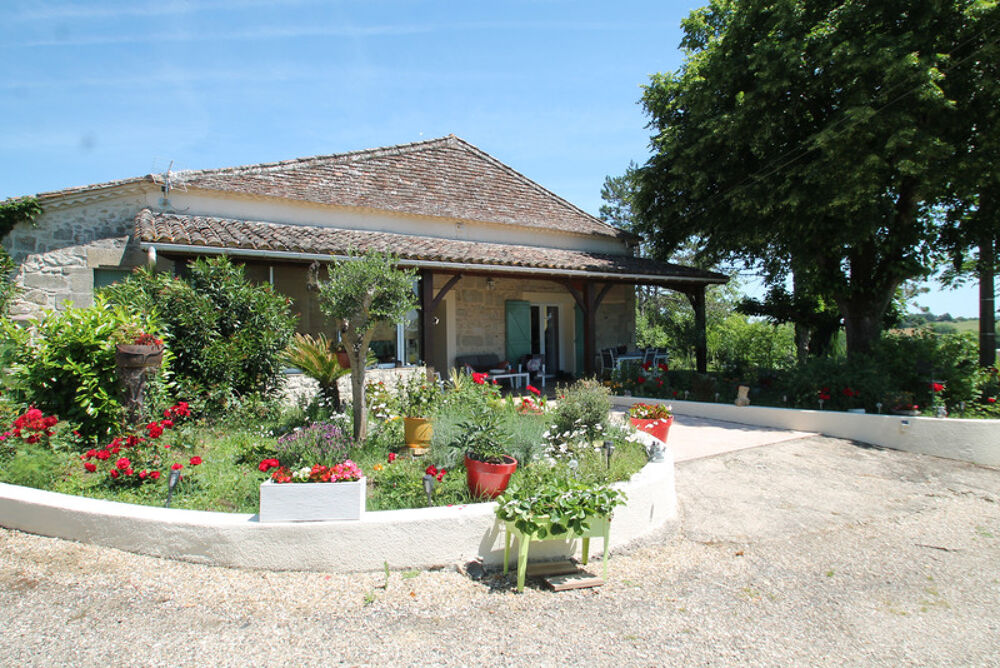 Vente Maison Maison en pierre 163 m² avec dépendances – Piscine- Vue dégagée – terrain 18 000m²- VIRAZEIL (47), à 5 min de Marmande Marmande