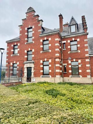  Immeuble à vendre 15 + pièces 326 m²