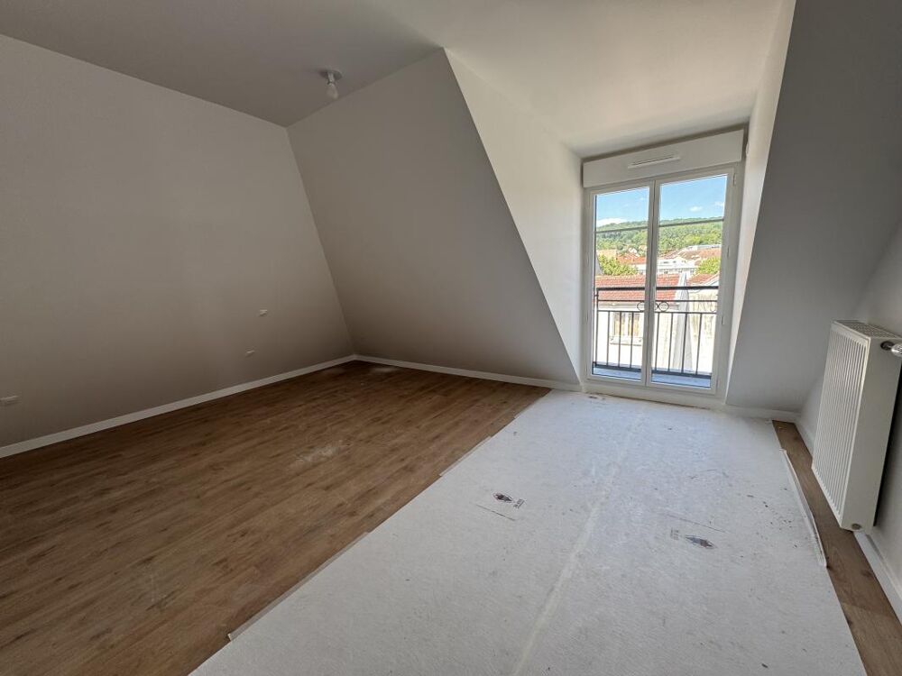 Vente Appartement **LIVRAISON IMMINENTE- 5 PIECES NEUF -  TERRASSE 30m2 + 2 PARKINGS  + Plein Coeur de ville et Proche Gare Saint leu la foret