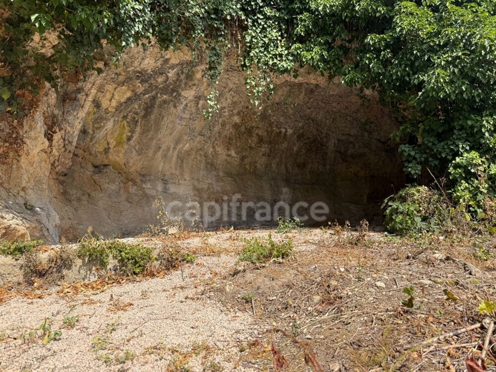 Berzé-la-Ville  Maison troglodyte avec grotte naturelle, charme brut et rénovation moderne