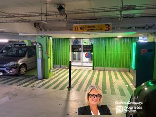  Parking / Garage à vendre 