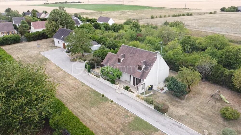 MAISON DE MAÇON TRADITIONNELLE + DEPENDANCES