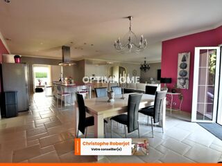  Maison à vendre 12 pièces 261 m²