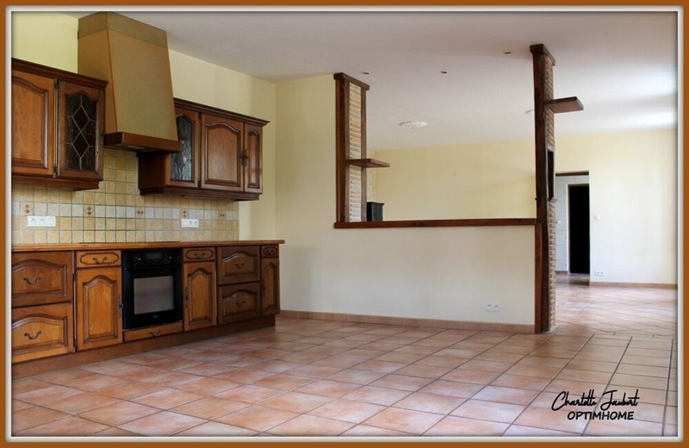 Vente Maison Maison à vendre 8 pièces Proche de MONTMOREAU SAINT CYBARD (16) Montmoreau saint cybard