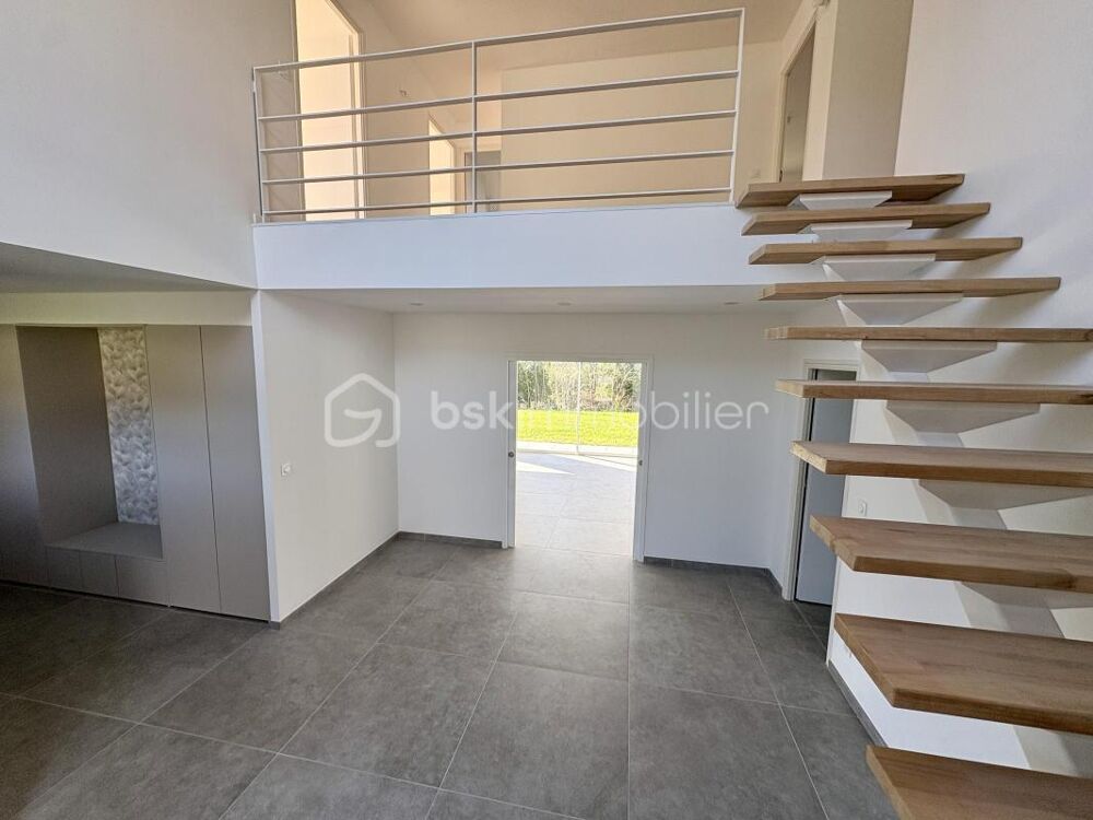 Vente Villa Villa de 258m2 sur le Golf de Merignies Merignies