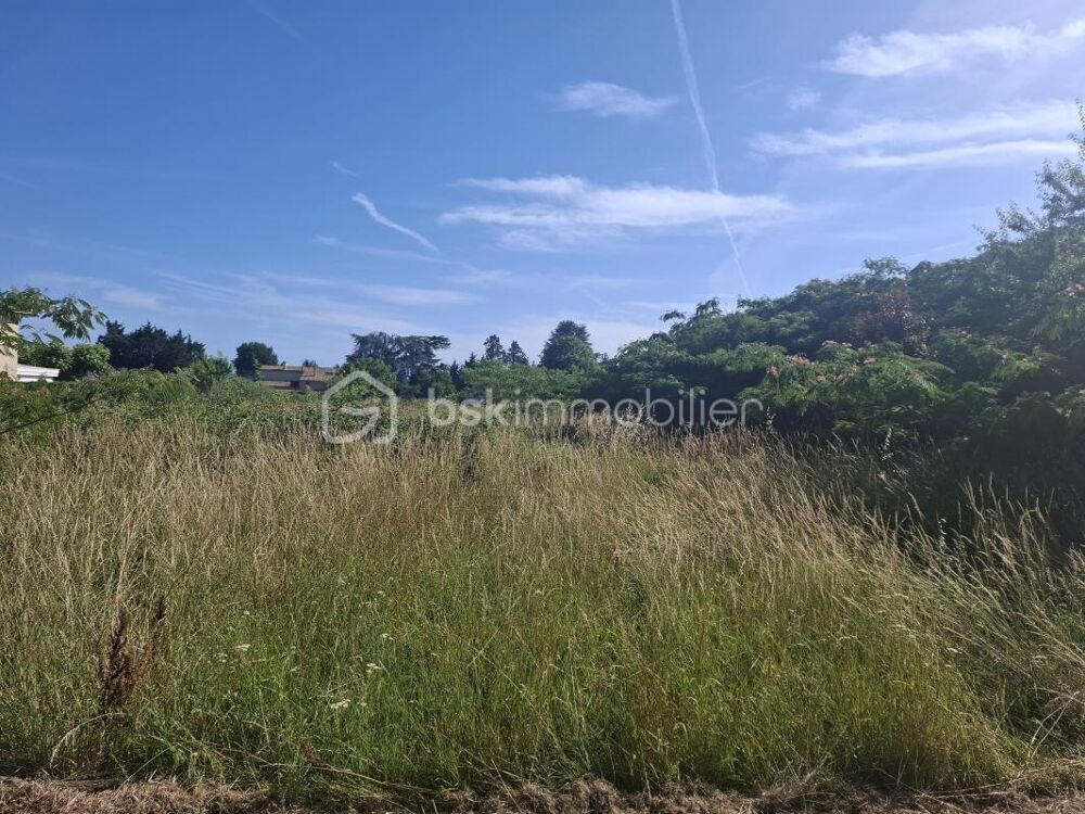 Terrain constructible viabilisé de 7 837 m² en zone UC  Fort potentiel daménagement avec maison existante