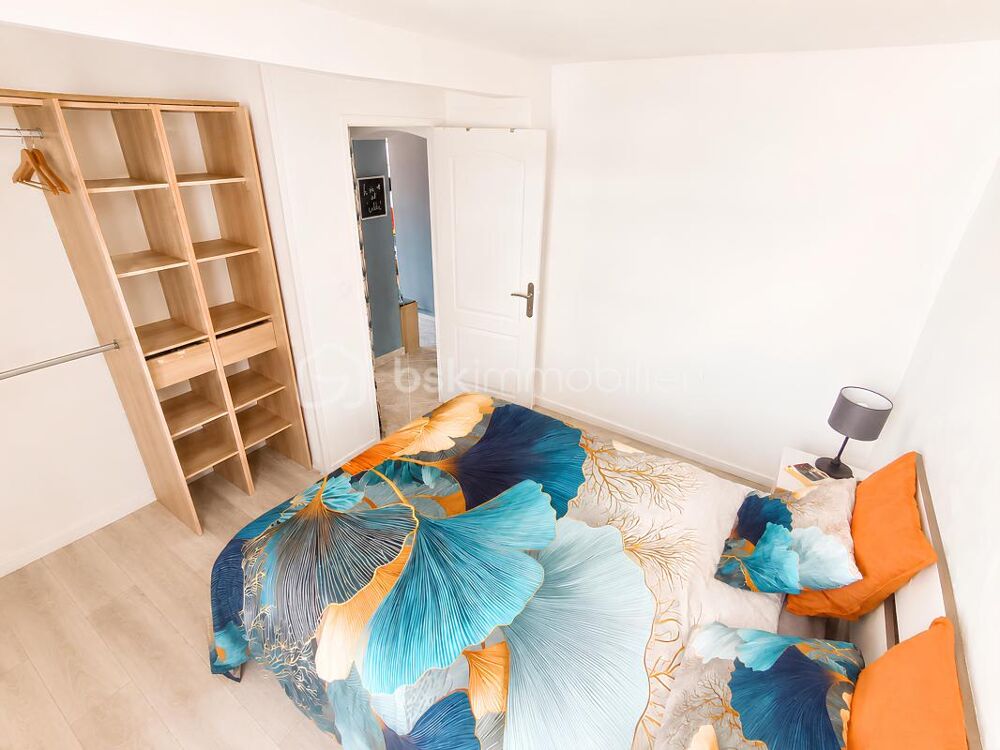 Vente Appartement OLLIOULES CENTRE HISTORIQUE - Appartement de charme T3 de 51 m² • Vendu entièrement meublé • Rénové • Aucun travaux • Faibles ch Ollioules
