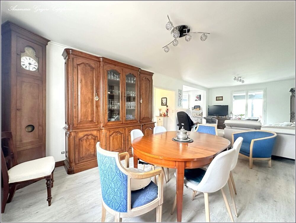 Vente Maison Courville-sur-Eure, belle maison de 193 m², 4 chambres, véranda, garages - 1926 m² de terrain Courville sur eure