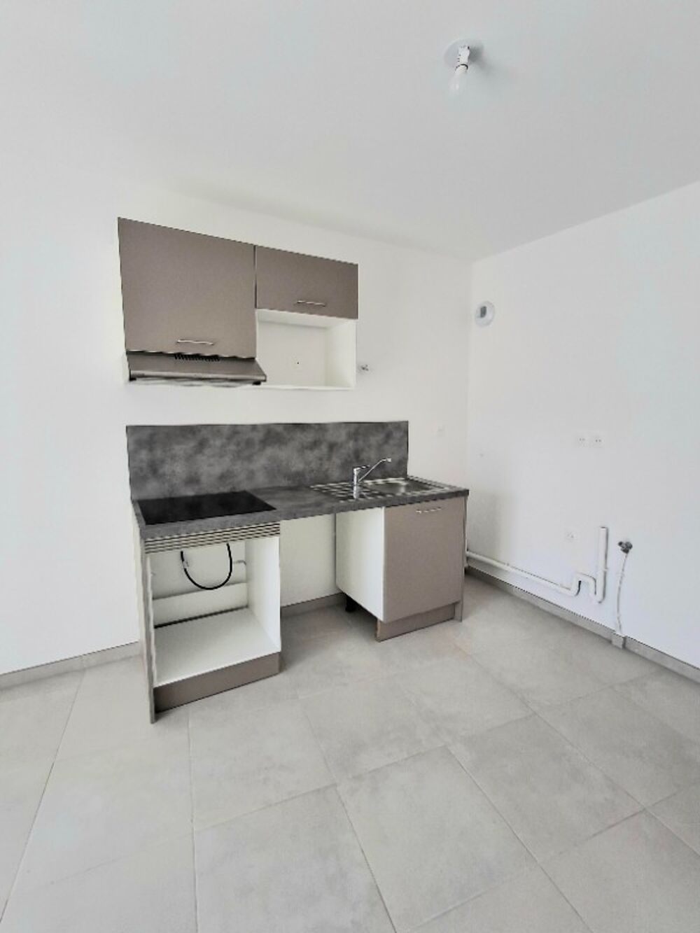 T1 NEUF avec balcon et parking à MONTEUX