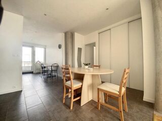  Appartement à louer 5 pièces 92 m²