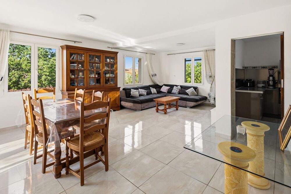 Vente Maison En exclusivité Villa comprenant T4 + T2 + Studio et piscine à vendre à Cogolin Cogolin