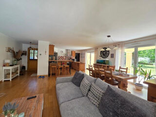  Maison  vendre 9 pices 215 m