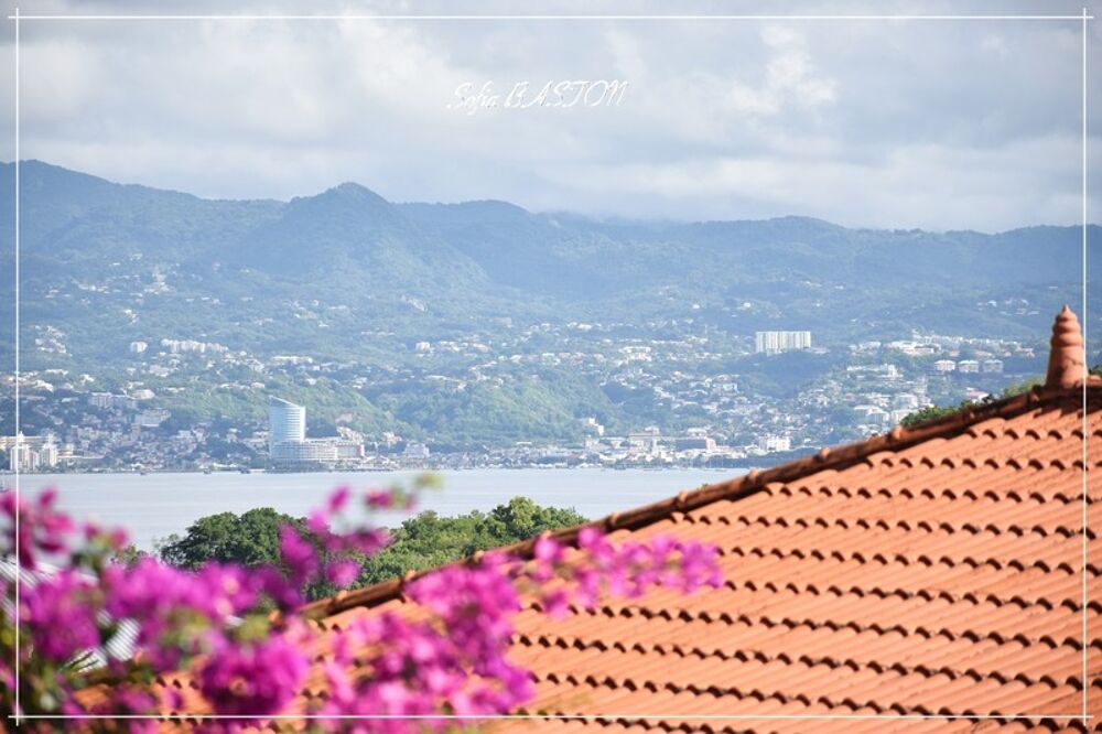Vente Maison Les Trois-Îlets (972)  SOUS OFFRE Maison T4 -186 m² au sol avec grande terrasse, piscine et appartement T2 indépendant à vendre Les trois ilets