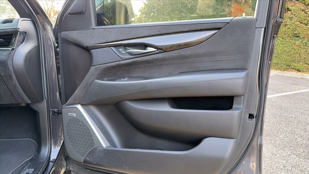 Escalade 6.2 V8 426 BVA8 Platinum Edition - Automatique Toit ouvrant 2017 occasion 11000 Carcassonne
