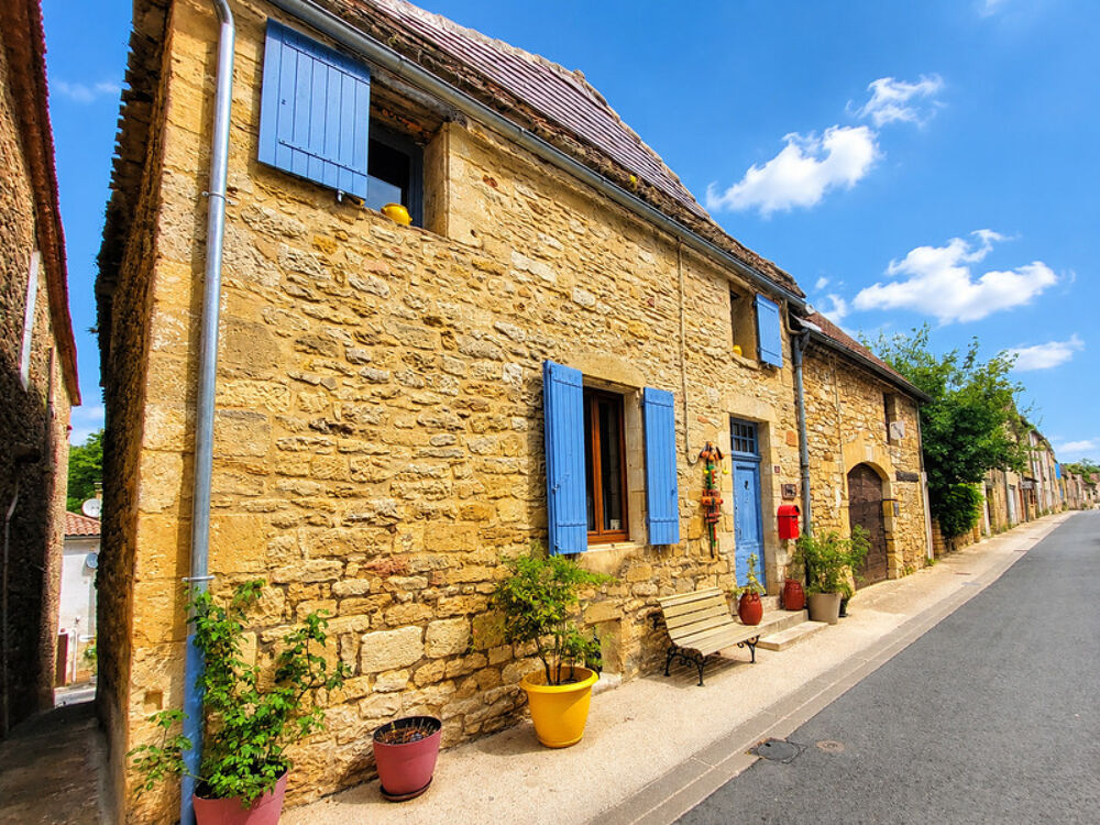 Maison de ville, Villefranche du Périgord, 140m2, totalement rénovée et meublée, cave voutée. Idéal résidence secondaire ou loca