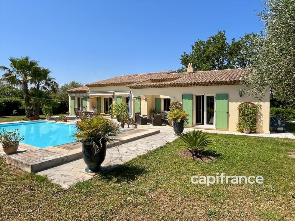Villa provençale 4 chambres avec piscine BAGNOLS EN FORET (83)
