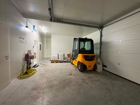   À vendre – Local commercial / murs commerciaux de 300 m² idéalement situés au pied du Dévoluy 