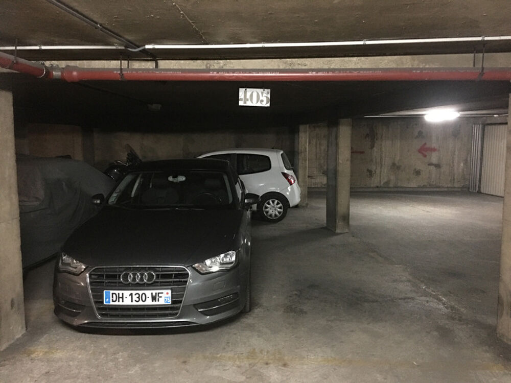 Location Parking/Garage PARKING DEUX VOITURES 18.2M2 INTERIEUR SECURISE TELECOMMANDE PARIS 14 Paris 14