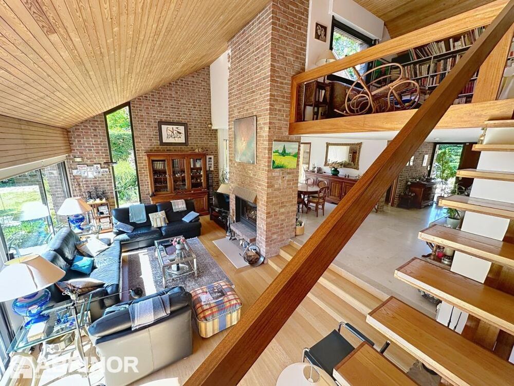 VILLA D ARCHITECTE DANS UN ECRIN DE VERDURE HYPER RESIDENTIEL
