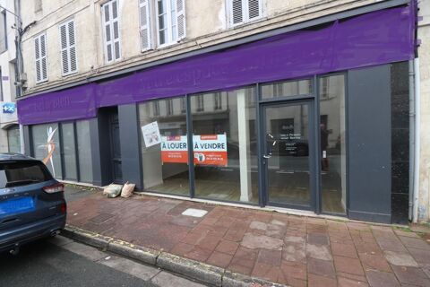   A VENDRE 110 M� DE BUREAUX DE PLAIN PIED A ROCHEFORT (17) 