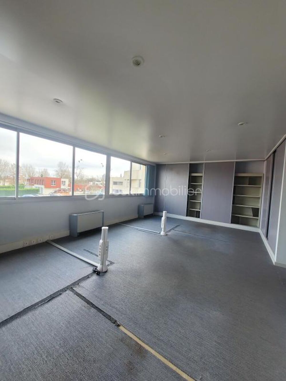   BUREAUX ET OPEN SPACE 140 m² ESTILLAC Estillac