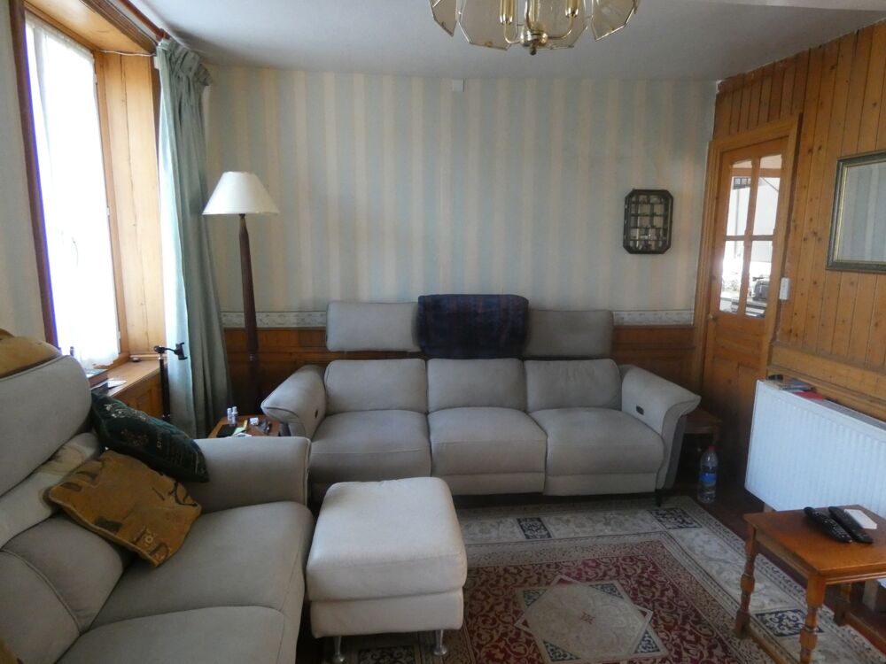 Maison à vendre 6 pièces proche de PONT D'OUILLY (14) de 120 m² habitables sur 1,5 Ha de terrain et dépendances